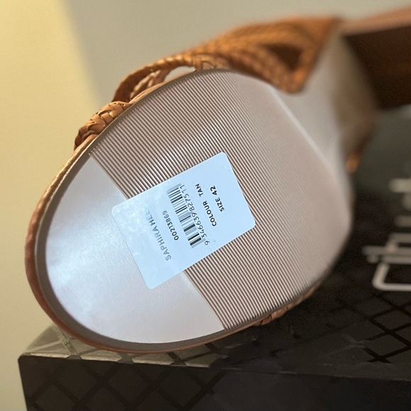 Cute Sandals - Picture 3 of 7